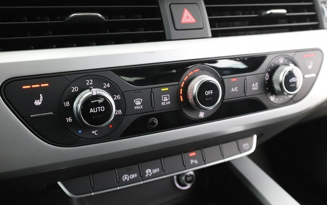 Audi A4 cena 79000 przebieg: 142330, rok produkcji 2018 z Lublin małe 352
